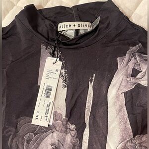 Alice + Olivia Artistic Graphic Tee